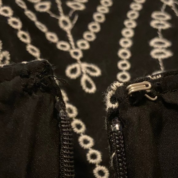 NWT LOFT Embroidered Scalloped Skirt - Picture 6 of 6